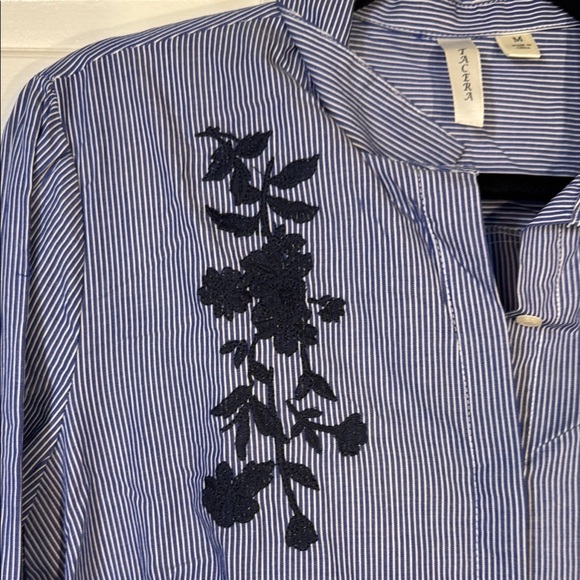 EUC Tacera Blue and White Striped 100% Cotton Button Down Blouse w/Fancy Cuffs - Picture 3 of 8